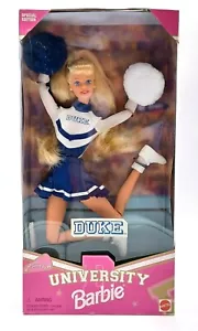 1996 North Carolina Duke University Cheerleader Barbie Puppe, Mattel 17750, NrfB - Bild 1 von 8
