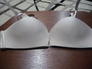 Sexy sujetador push up Victoria's Secret 36B liso Victoria beige sin alambres - Imagen 1 de 3