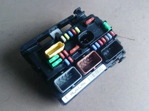 (255) Peugeot 207 Fuse box engine bay 9667199780 - Picture 1 of 1