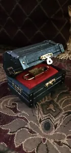 Dior Cannage Logo CD Padlock Cadena and Key Lock. With Custom storage chest - Picture 1 of 5