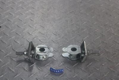 Suzuki GZ250 2004 basculante tensor de cadena soportes de ajuste 61410-12F00 Foto 1 de 4