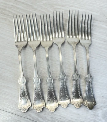 UNION SILVER CO. DINNER FORKS  7  1/4''  FOLIAGE w Pineapple Lot of 6 - Image 1 of 4