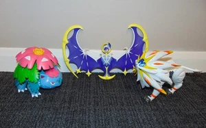 Pokemon Figuren Solgaleo und Lunala Doppelpack & Venusaur 2015 Battle Attack - Bild 1 von 14