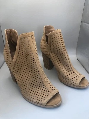 Botines Toe Qupid peep toe tacón bloque topo Foto 1 de 4