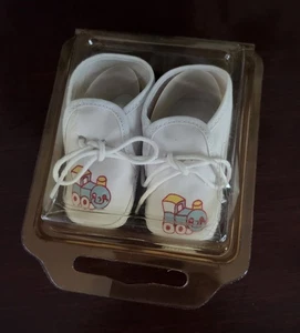 Vintage Unused Tiny-ettes 1950's/60's Cloth Baby Crib Shoe White Newborn Shoes - Picture 1 of 3