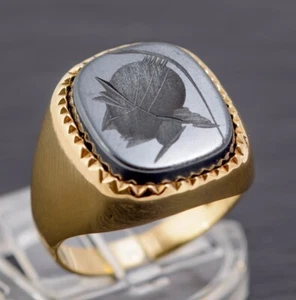 Vintage 9ct Gold Chunky Mens Signet Ring With Hematite Centurion Intaglio - Picture 1 of 5