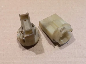 SOPORTE BOMBILLA LUZ TRASERA BMW E34 E36 133296 - Imagen 1 de 3