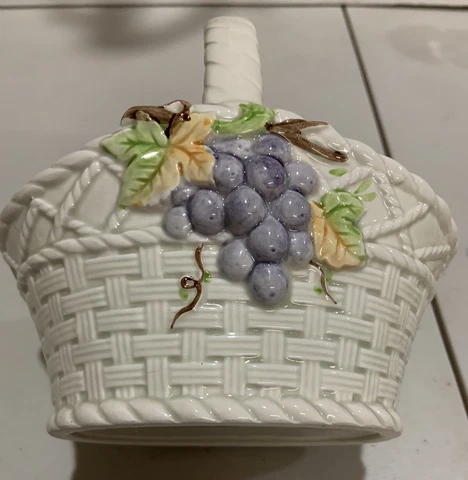 VTG OCI 1982 Ceramic Oval Basket w/Grapes Design and handle 6”x4”x6” Japan Nice! Cover
