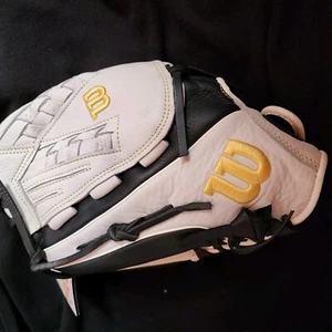 New Wilson A950 WHITE 12.5" Catchers Mitt Glove Baseball Leather Left Hand Throw - Picture 1 of 5