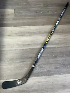 BASTONE DA HOCKEY ROMANO JOSI AUTOGRAFATO NASHVILLE PREDATORS - Foto 1 di 3