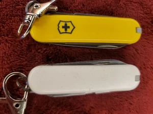 Lot of 2 Victorinox Swiss Army Classic SD Black Red Two-tone - Picture 1 of 11