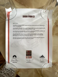 AFFICHE PREMIÈRE SIGNÉE MARVELS IRON MAN 3 CAST AVEC CERTIFICAT D'AUTHENTICITÉ 27/40  - Photo 1 sur 5