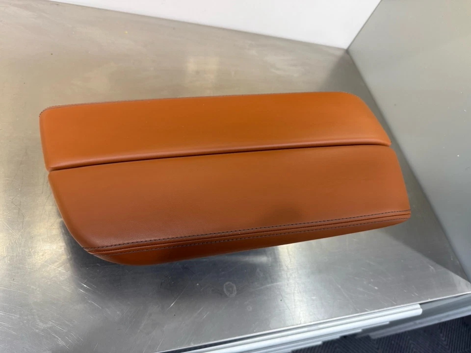 Reposabrazos central BMW M5 F90 18-23 marrón aragón Foto 1 de 4