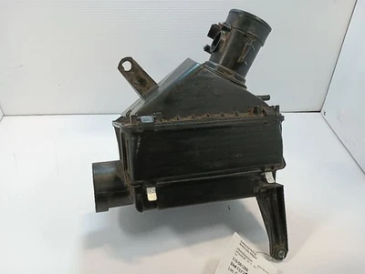 Очиститель воздуха от 2004 Toyota Tacoma 3,4 л 12464973 - Изображение 1 из 4