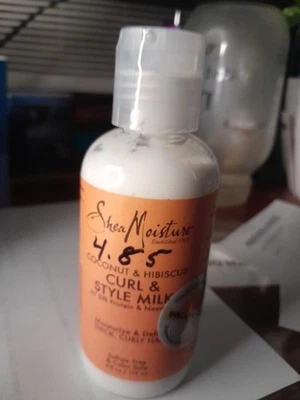 Leche rizada y estilo de coco e hibisco hidratante de karité 4 oz  Foto 1 de 3