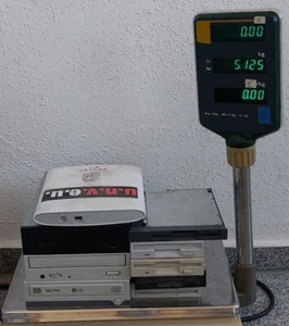 Disketten DVD Laufwerke 5,1 kg / Recycling / Schrott / Ersatzteilspender # 20125 - Bild 1 von 3