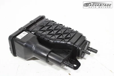 GMC Yukon 2017-2020 4x4 5,3 L V8 evaporador de vapor de combustible bote de carbón OEM Foto 1 de 4