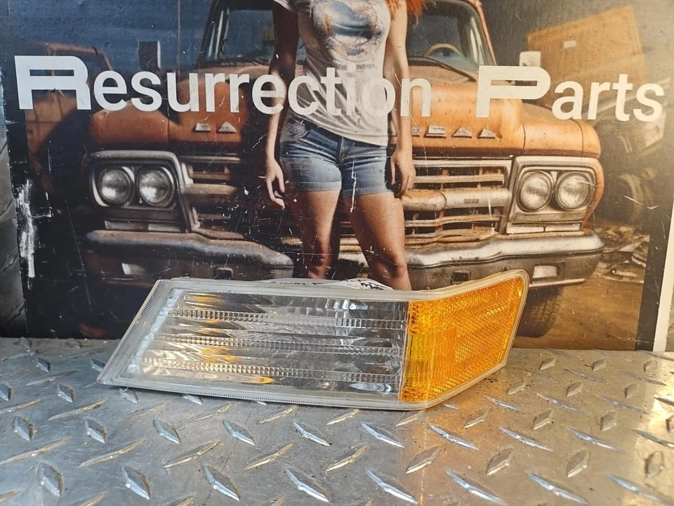 2007-17 吉普爱国者司机左公园灯/转向信号  — 第 1/4 张图片