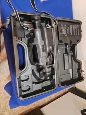 Canovision 8 E640  Video Camera & Recorder  Manual.  - Image 1 of 4