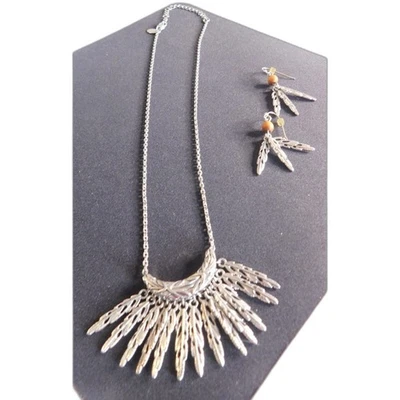 Collar Lia Sophia Tono Plata Colgante Pluma y Pendientes a Juego Foto 1 de 4