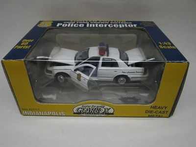Caja de cambios Ford Crown Victoria diecast escala 1:43 Departamento de Policía de Indianápolis Foto 1 de 4