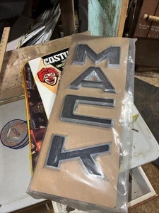 Mack Truck Emblem Letter Set New Old Stock - Afbeelding 1 van 5