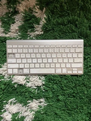 Apple A1314 Wireless Keyboard - MC184LL/B And Magic Trackpad A1339 Wireless - Image 1 of 4