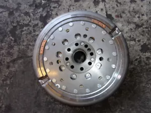 Schwungscheibe Mercedes C117 W246 W176 A270 Motor A2700300305 5000 km gelaufen - Picture 1 of 2