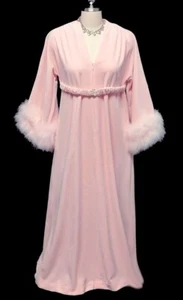 VINTAGE SAKS FIFTH AVENUE PINK MARABOU VELOUR DRESSING GOWN ROBE DESIGNER ROBE - Picture 1 of 7