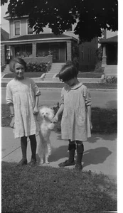 30er-40er Jahre Foto Negativ Lot weißer Pudel Hund Kinder Negativ 3 - Bild 1 von 7