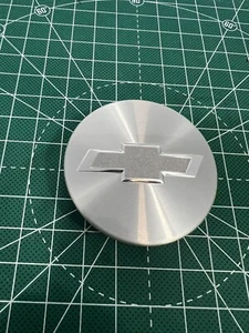 Chevy OEM 2010-2015 Camaro Machined Plastic Center Cap Hub Dust Cover Used. C8 - Picture 1 of 5
