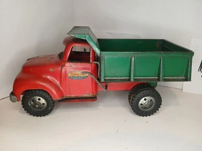 Camión de volteo Tonka de colección cargador rojo y verde Tonka camión de juguete plataforma elevadora Foto 1 de 4
