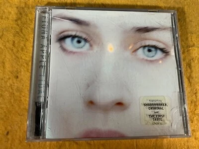 R10-50 FIONA APPLE Tidal - 1996 - OK 67439 Foto 1 de 4