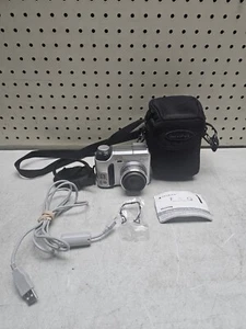 OLYMPUS Camedia Digital Camera C-700 Ultra Zoom With Carrying Case UNTESTED - Picture 1 of 7
