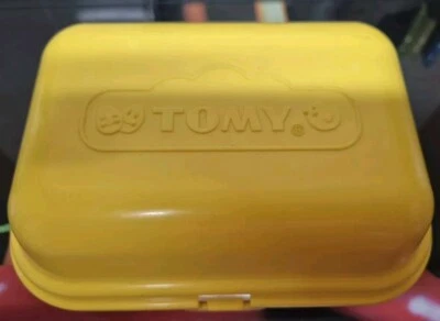 TOMY Hide and Squeak Eggs Activity Toy E1581 - Image 1 of 3