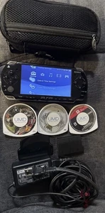 Sony PSP 2001 mit 3 Spielen 2 Akkus 2GB,8GB SPEICHERKARTEN - Bild 1 von 6