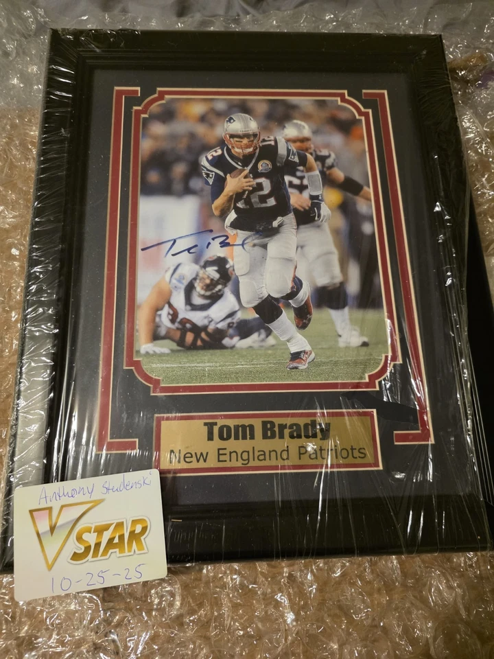Foto enmarcada autografiada de Tom Brady de los New England Patriots CC Sports certificado de autenticidad Foto 1 de 3