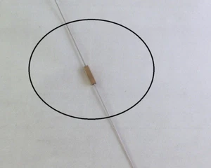 Massa Ottone Incisa per Lester Tuo Pendolo Filo Seta 4x4x14 MM Ø 1.00mm - Picture 1 of 1