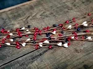 Garland 48 inch Wispy Patriotic Burgundy Navy Ivory Pip Berry Primitive Decor - Picture 1 of 4