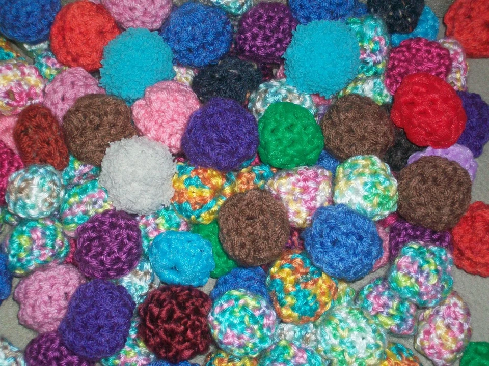 Juguetes para gatos bolas de hilo de ganchillo hechos a mano - Juego de 6 - Surtido mixto - NUEVO Foto 1 de 1