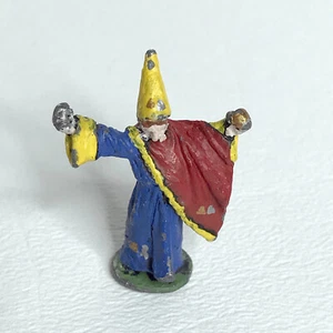 Ral Partha WIZARD CASTING SPELL from 98-006 Dungeon Party Set 1979 - Picture 1 of 3