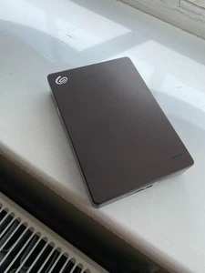 Genuine Seagate 5TB External Hard Drive 2.5" Backup Plus HDD in Black - Picture 1 of 3