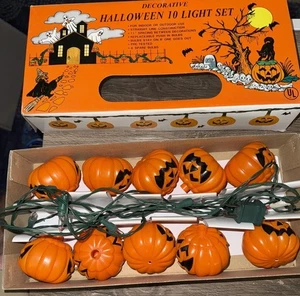 Vintage Orange Halloween String 10 Light Set Blow Mold Pumpkins JOL - Picture 1 of 4
