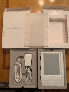 Amazon Kindle First Generation WHITE Model D00111 Vintage Original Box eBook - Picture 1 of 10