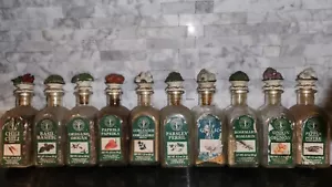 Vintage Au Printemps Gourmet Gewürzgläser mit Keramik Gewürz & Gemüse Tops 10 Gläser - Bild 1 von 7