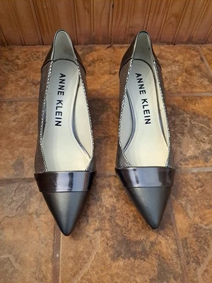 Zapatos de tacón para mujer Anne Klein 8,5 Gunmetal y piel de serpiente gris Foto 1 de 4