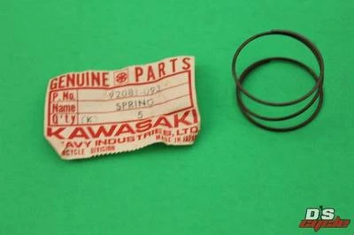 NOS Kawasaki 1970-1975 F5 F81M F8 F9 Kick Start Spring 92081-093 - Image 1 of 4
