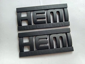 DODGE OEM HEMI 5.7 LITER MAGNUM FENDERS BLACK EMBLEMS OEM USED  - Picture 1 of 5