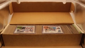 TOPPS BASEBALL 1984 SET COMPLETO 792 CARTE OPACHE FRAGOLA - Foto 1 di 5