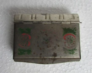 Caja de tuercas de betel artesanales con forma de libro de níquel de hierro vintage, coleccionable - Imagen 1 de 9